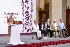 Sheinbaum destaca acuerdo con banqueros para aumentar crédito a MiPyMEs