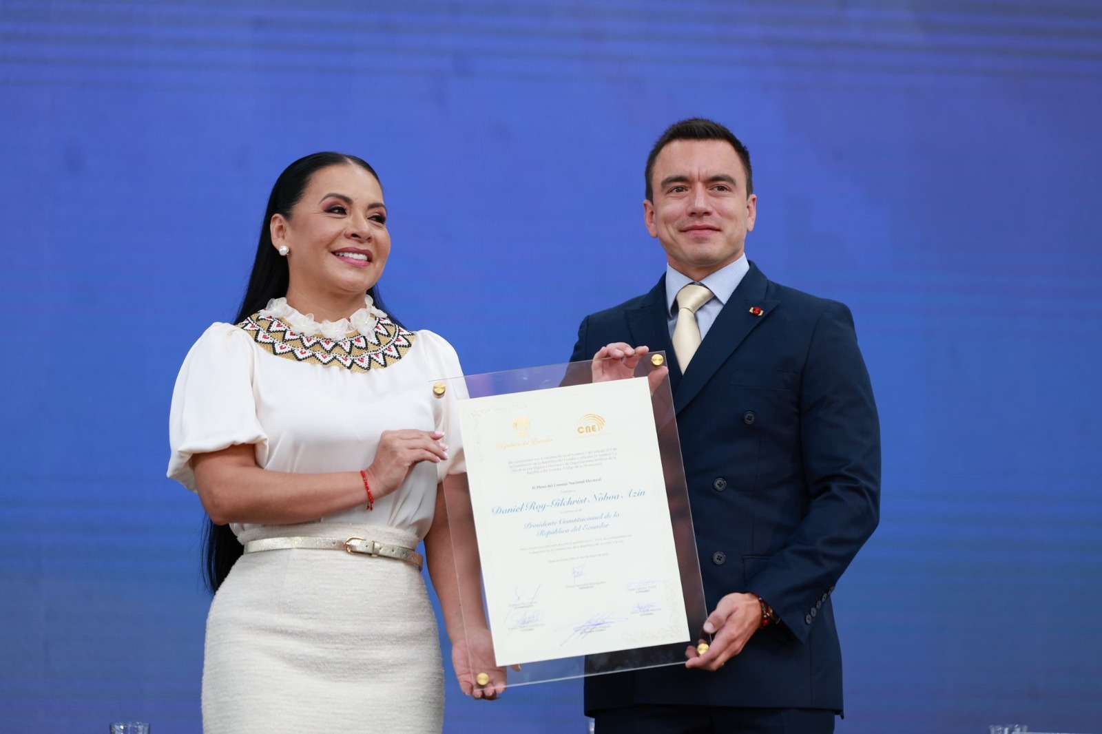 Noboa recibe credenciales como Presidente Electo de Ecuador