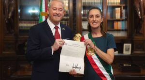 Sheinbaum recibe al nuevo embajador de EEUU y a representantes de otras naciones