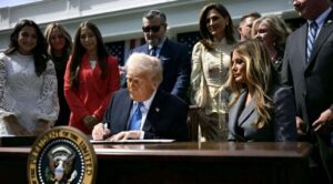 Trump firma Ley contra deepfakes pornográficos
