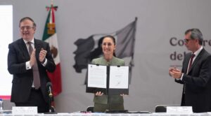 Sheinbaum Firma Acuerdo para Impulsar Productos “Hecho en México”
