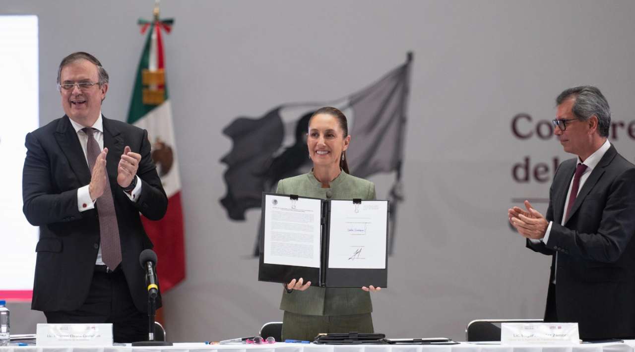 Sheinbaum Firma Acuerdo para Impulsar Productos “Hecho en México”