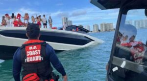 Yate Lamborghini de 78 millones de pesos se hunde en Miami; con 32 modelos e influencers a bordo