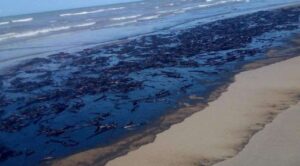 Denuncian derrame de hidrocarburo en Paraíso Tabasco
