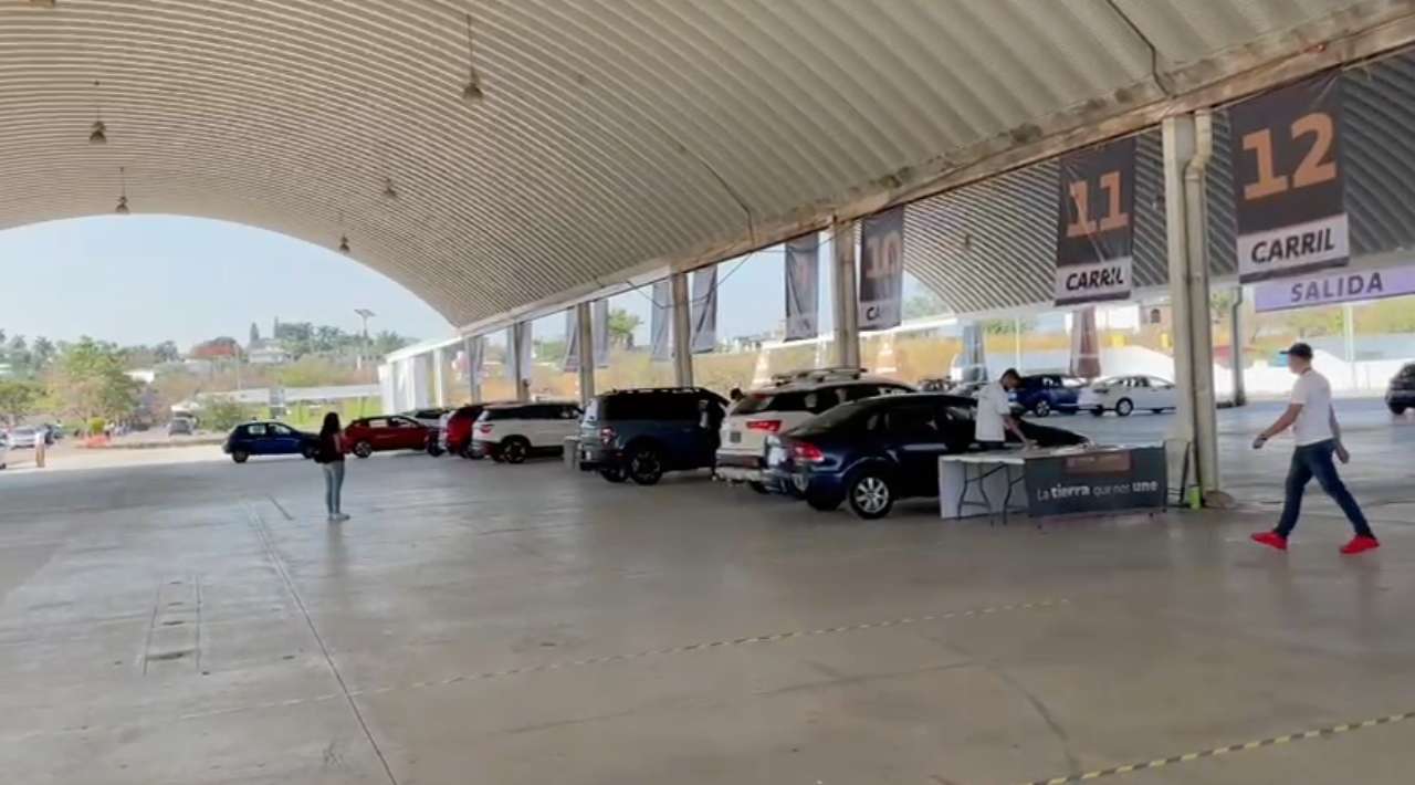 Inicia entrega de placas físicas en módulo especial de Acapantzingo