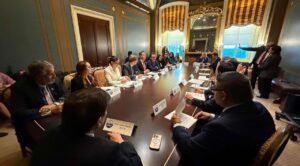 Comisión del Senado busca frenar impuesto a remesas