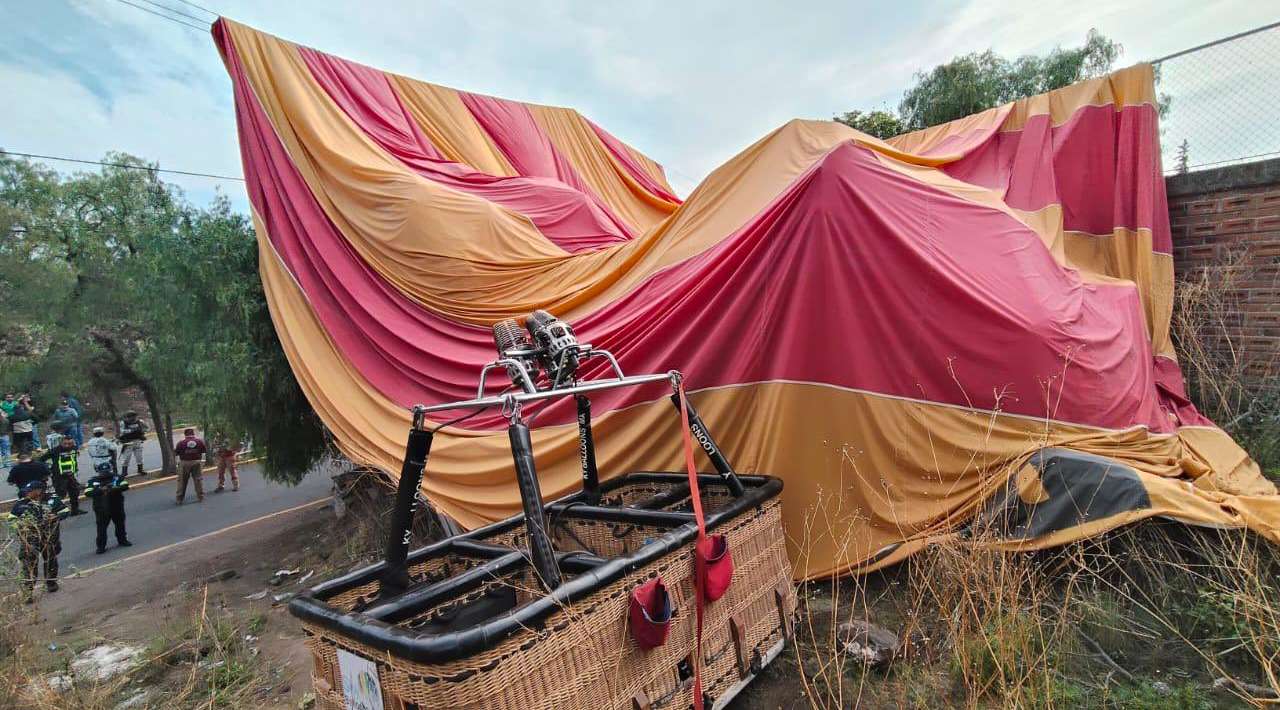 Globo aerostático se desploma en Teotihuacán