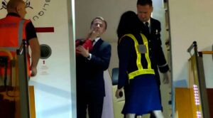 Macron recibe cachetada de su mujer en pleno viaje oficial a Vietnam