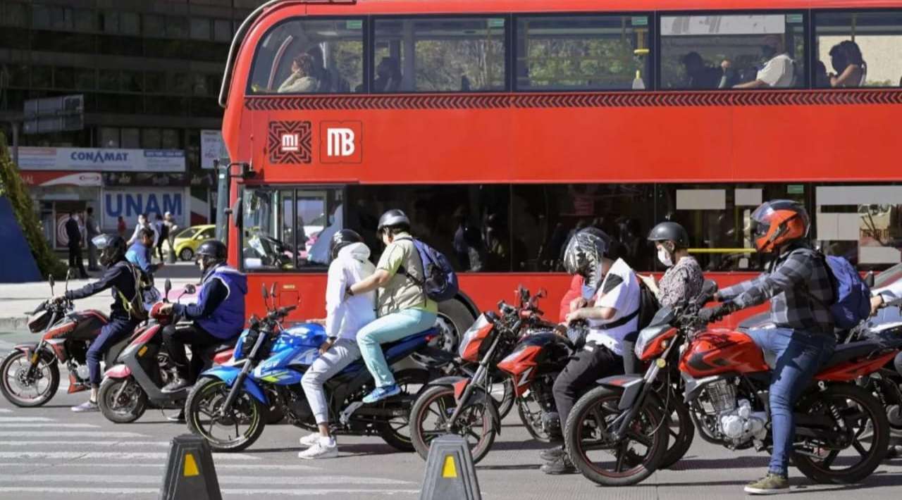 CDMX impulsa ley para regular bicis y scooters eléctricos