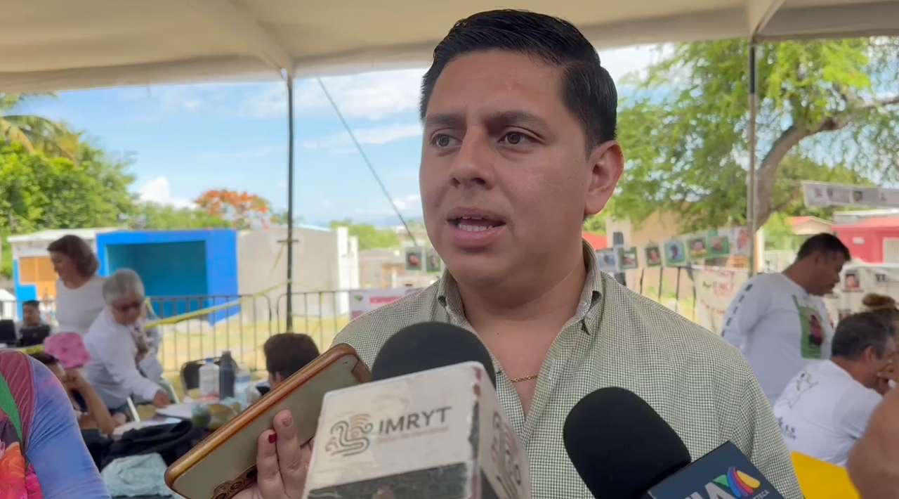 Lluvias complican condiciones en el panteón Pedro Amaro durante diligencias de exhumación