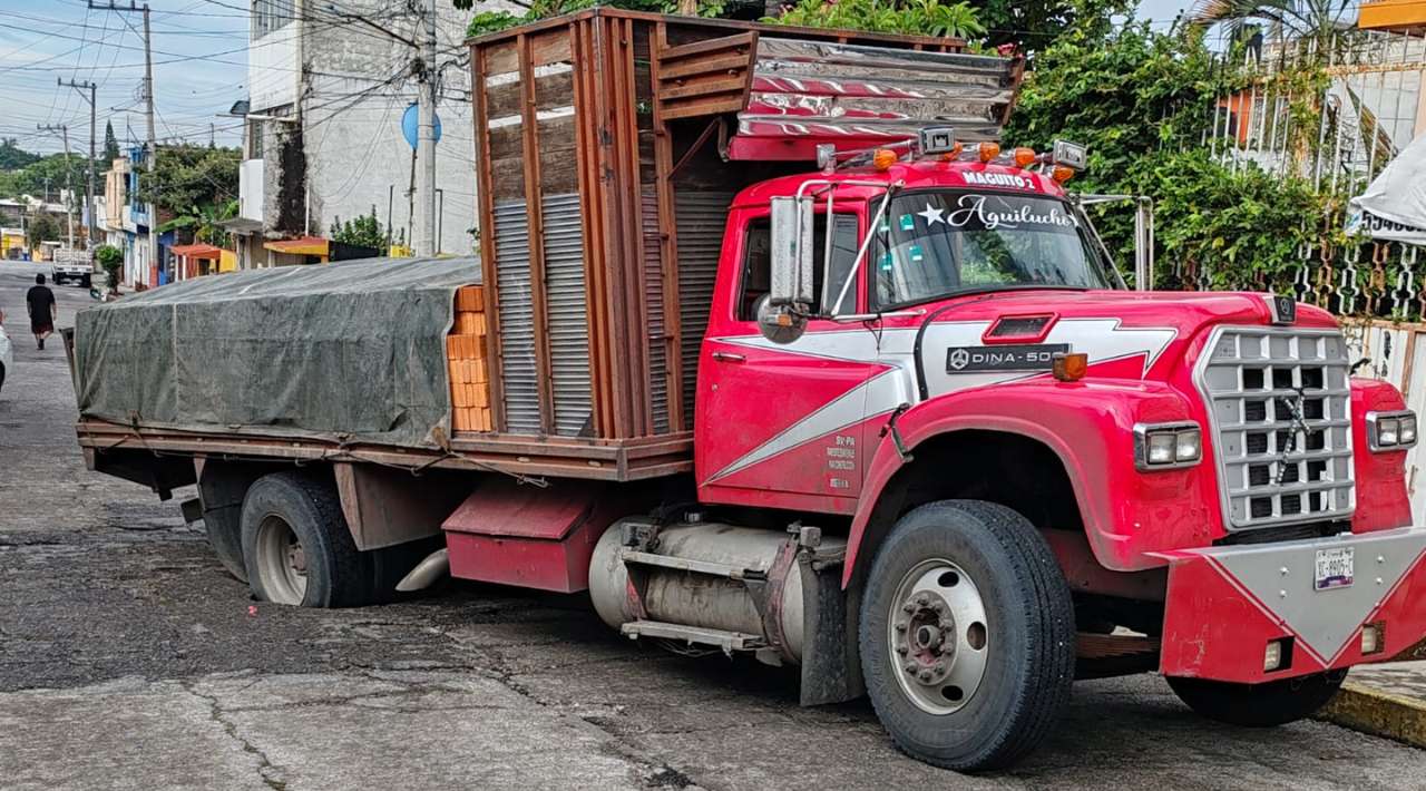 Hundimientos en Cuernavaca afectan calles en Centro, Lomas de Cortés, Amatitlán y Flores Magón
