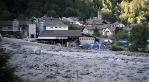 Avalancha de glaciar arrasa parte de un pueblo en Suiza