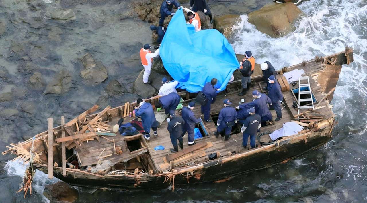 Encuentran barco abandonado en el Caribe con 11 cadáveres
