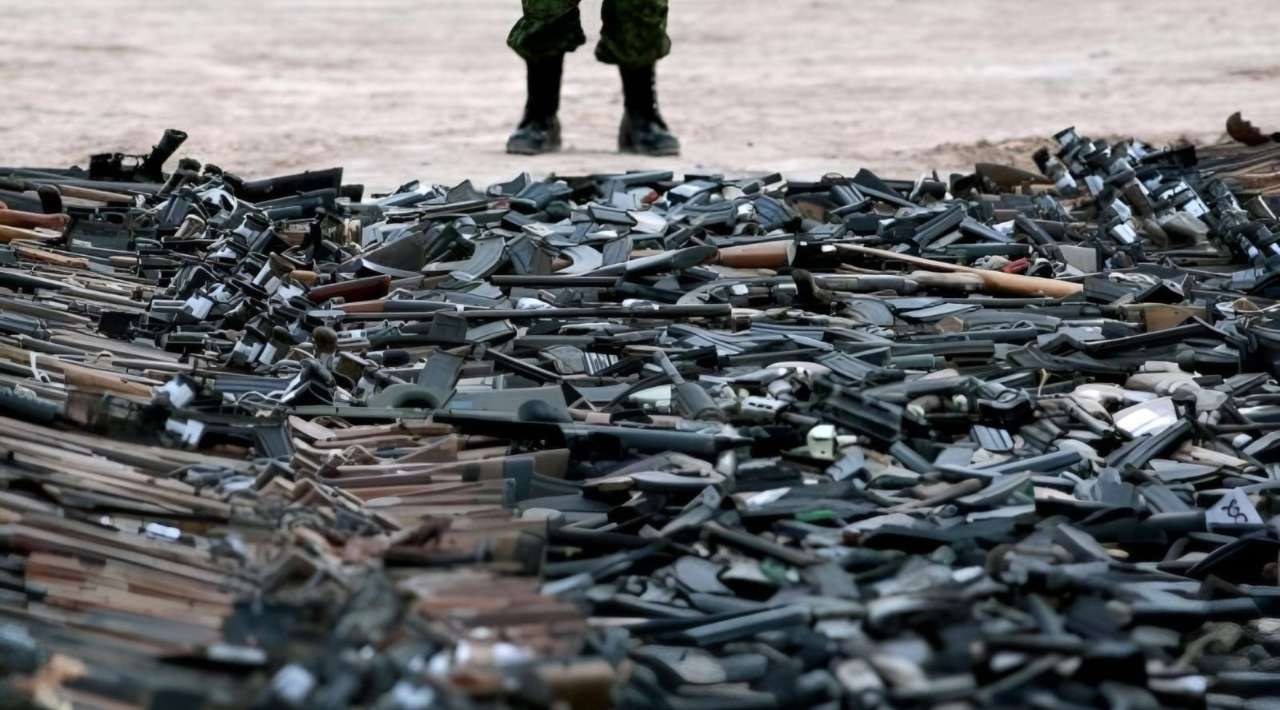 Gobierno endurece control de armas en México