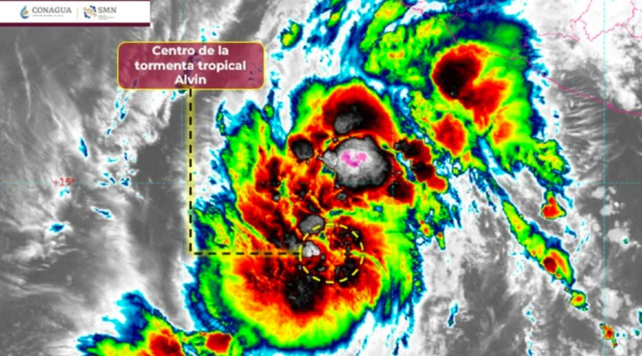 “Alvin” se convierte en tormenta tropical, se forma frente a costas mexicanas