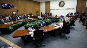 INE declara delito electoral repartir “acordeones” y llamar a no votar