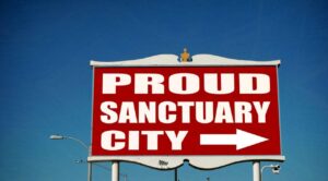 Trump amenaza con sanciones a ciudades santuario