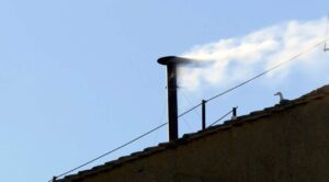 ¡Habemus Papam!: Humo blanco en la Capilla Sixtina anuncia la elección del nuevo pontífice