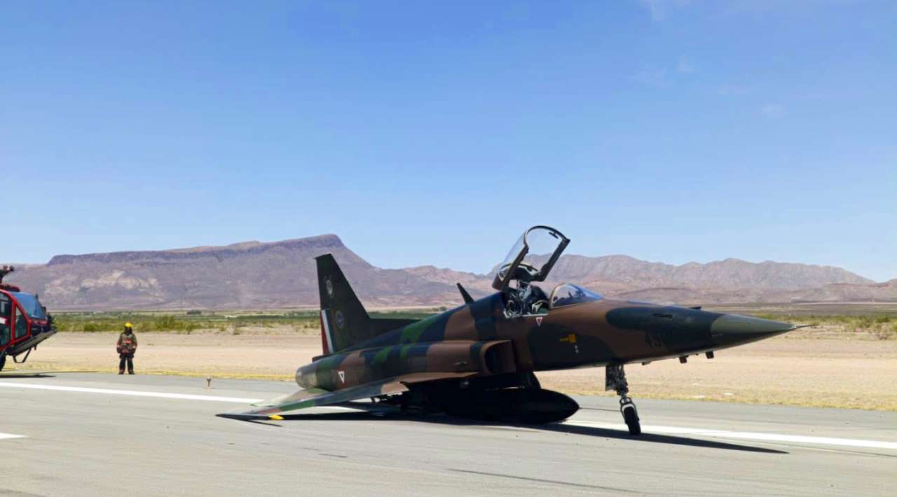 Avión de combate F-5E sufre accidente en Chihuahua; se activa emergencia