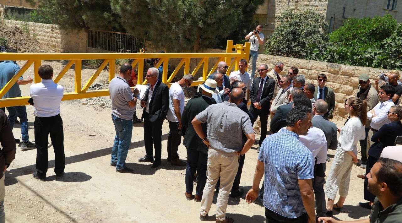 Disparan a diplomáticos en Cisjordania