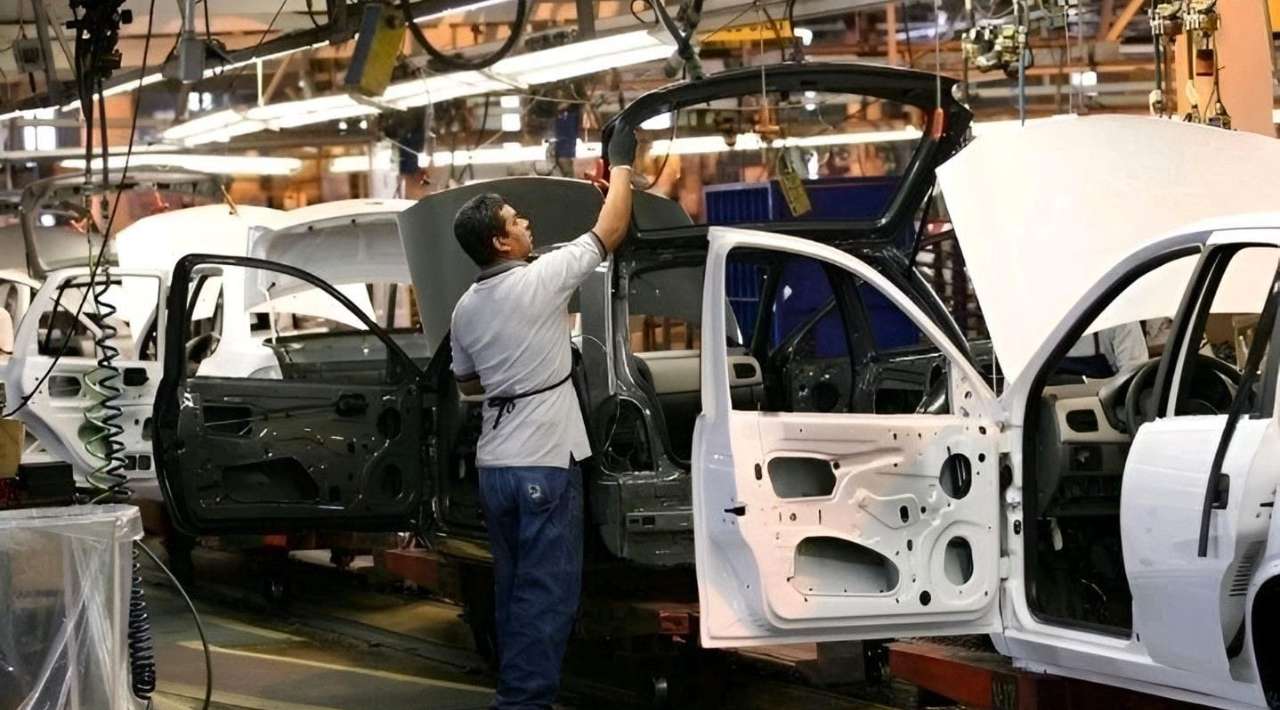 México consigue ventaja automotriz. Reduce aranceles de EEUU del 25 al 15%