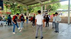Los Jugadores del Atlante Visitan Escuela en Zacatepec y Motivan a los Alumnos