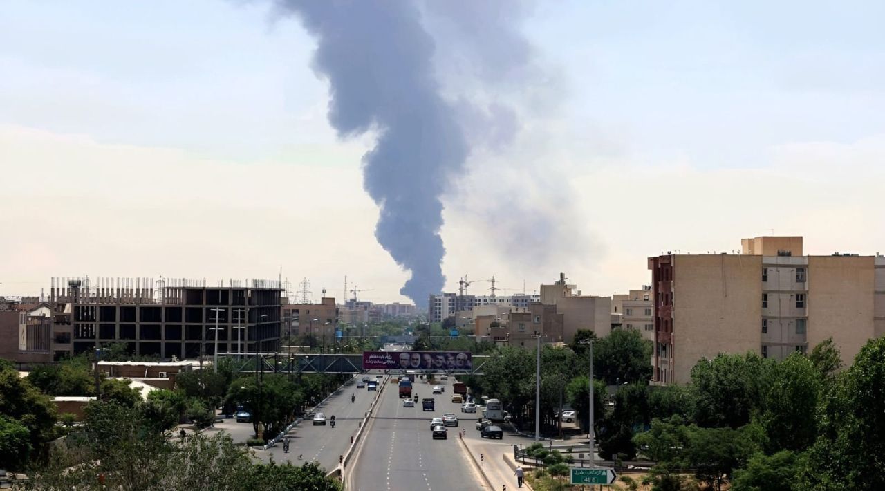 Trump insiste en alto al fuego, mientras se reportan nuevos ataques en Israel”