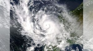 Lluvias intensas en Colima, Michoacán y Guerrero por paso de ‘Flossie’