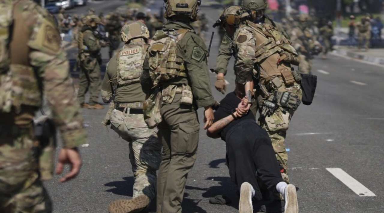 Advierten organizaciones más de 300 migrantes detenidos en redadas