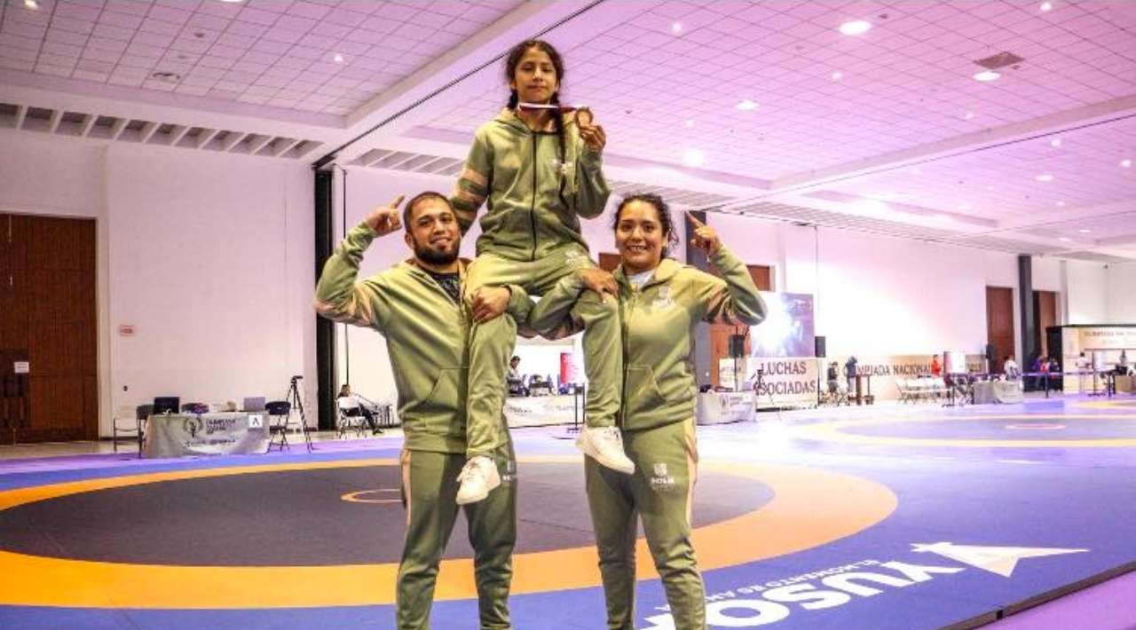 Elizabeth Sayumi Zakamoto logra histórico bronce en luchas asociadas en Olimpiada Nacional 2025