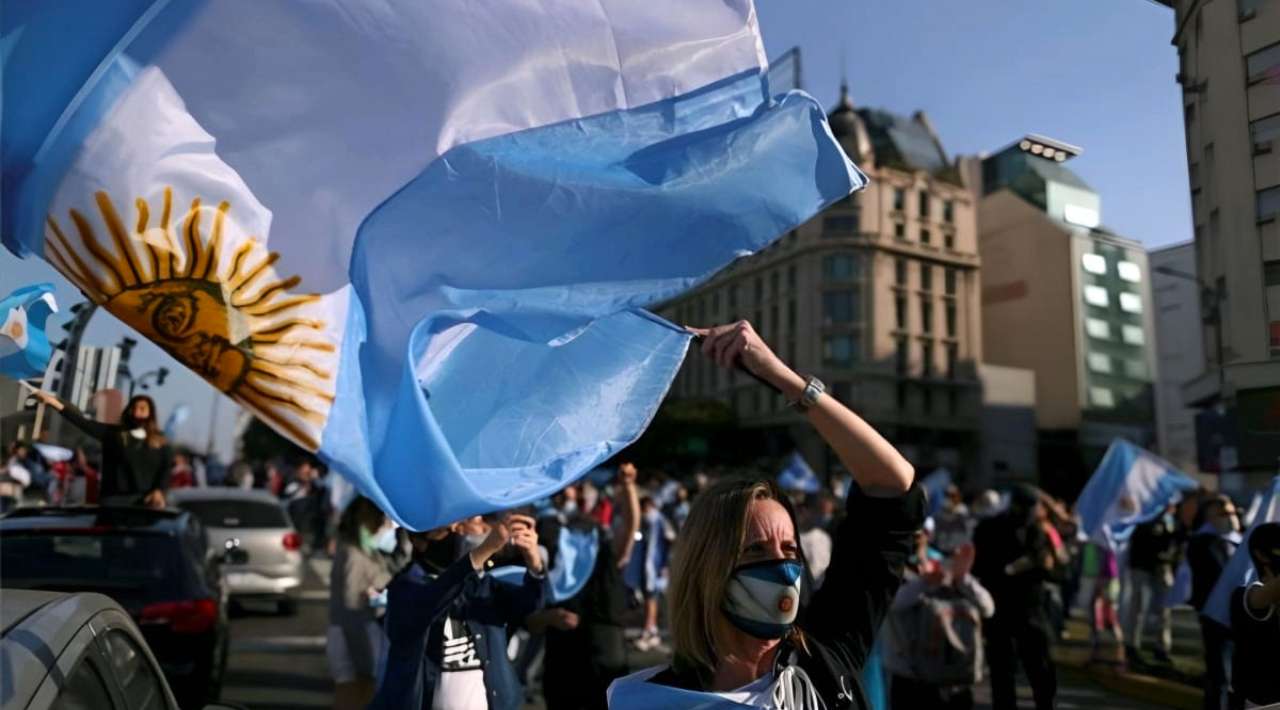 Justicia frena decreto de Milei que limitaba el derecho a huelga