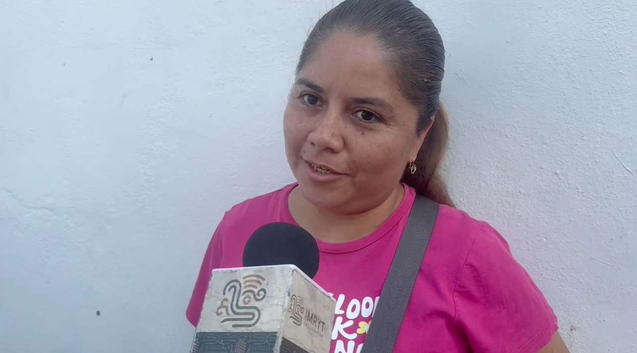 Padres de familia exigen destitución de maestra y director en primaria de Puente de Ixtla