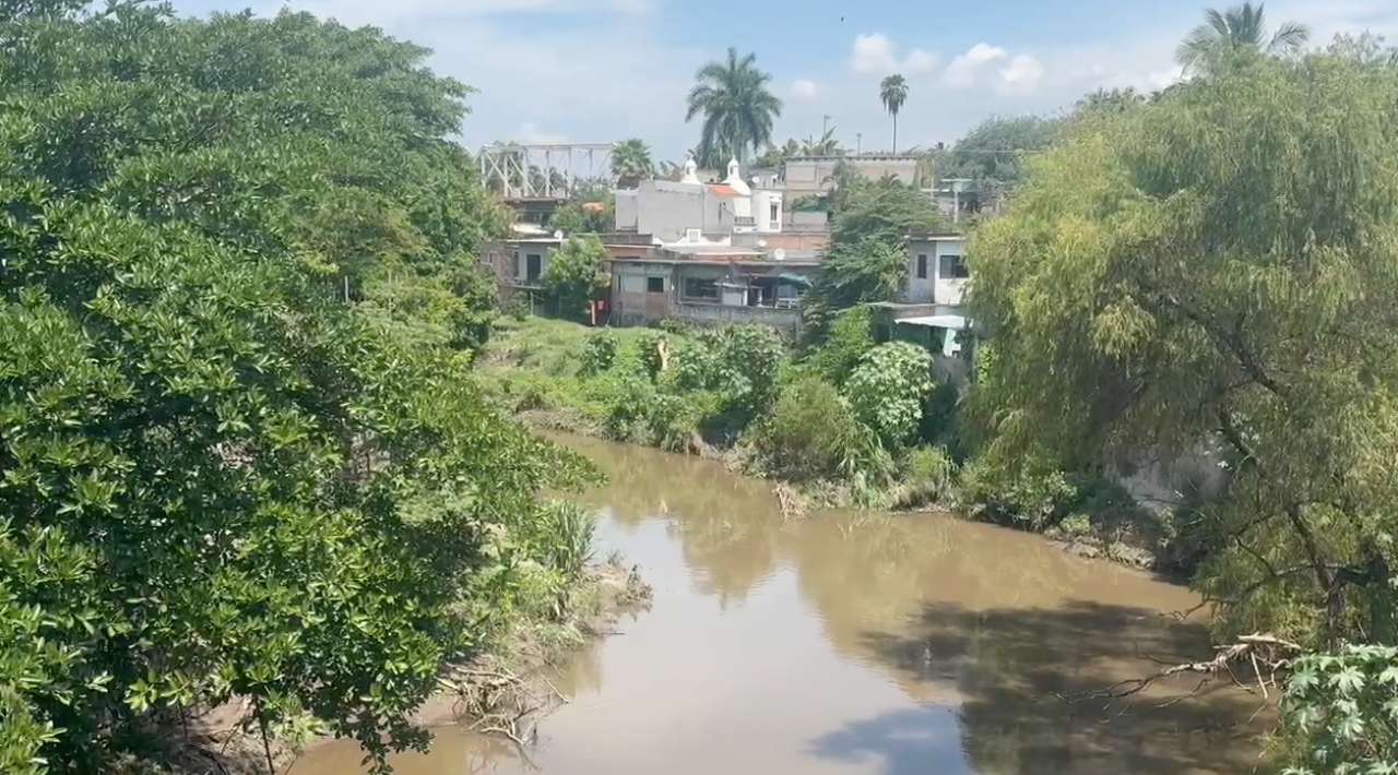 Notifican a familias en zonas de riesgo por lluvias en Puente de Ixtla