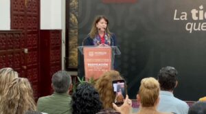 Tras dos décadas de lucha, docentes de inglés reciben basificación en Morelos