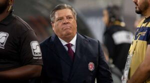 Miguel ‘Piojo’ Herrera envía mensaje de apoyo a latinos ante redadas migratorias en EE. UU.