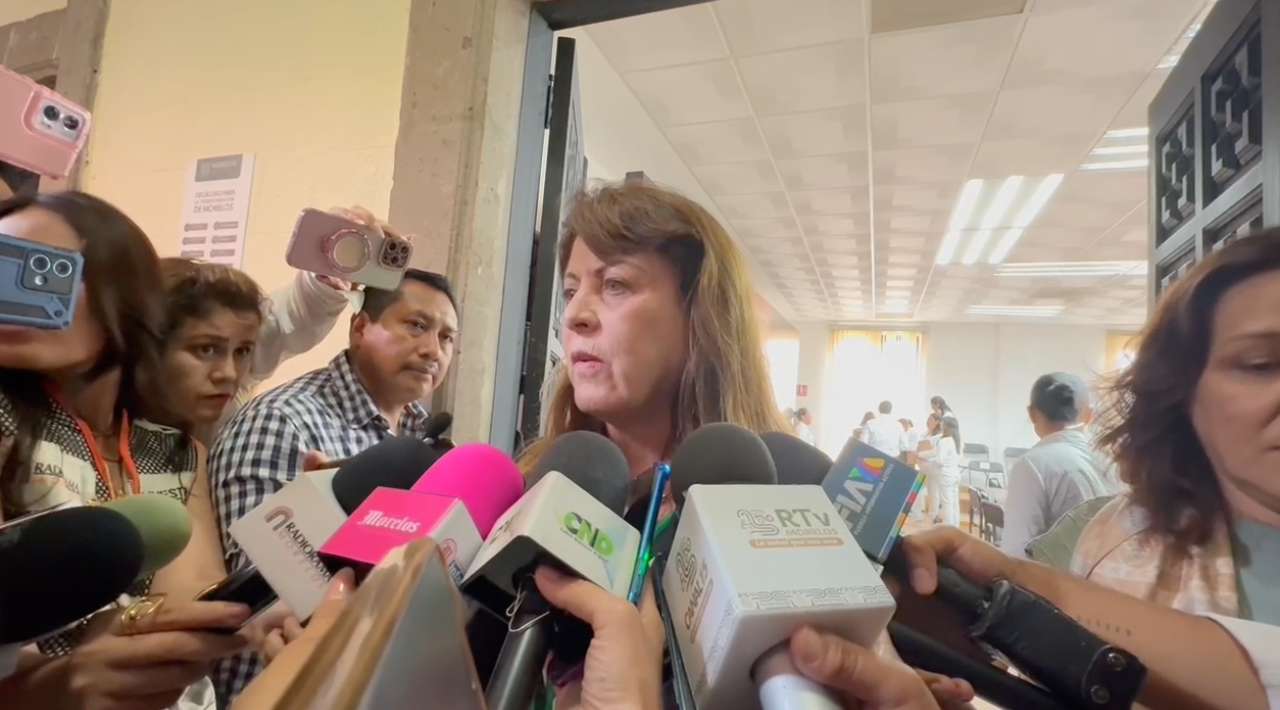 Gobernadora de Morelos llama al diálogo tras protesta de taxistas en Cuernavaca