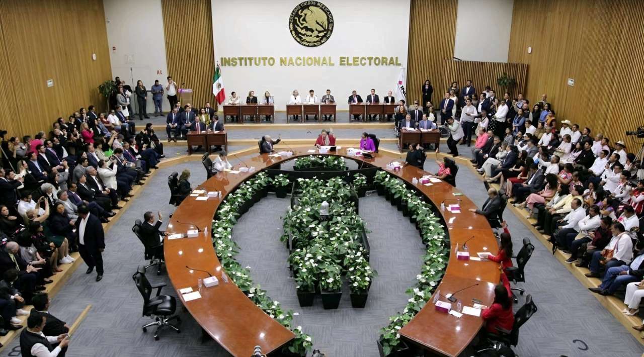 INE abre 50 expedientes por uso de “acordeones” en elección judicial