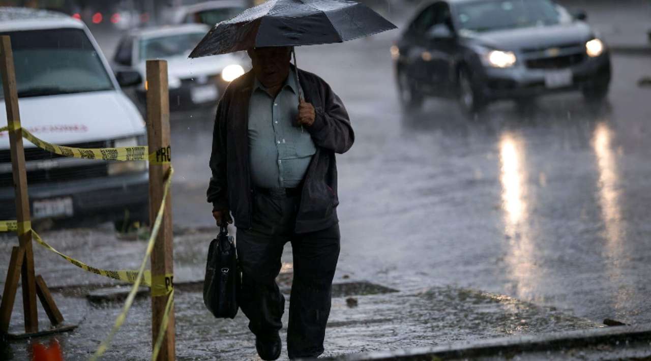 Activan alerta amarilla en CDMX por fuertes lluvias y granizo en 7 alcaldías