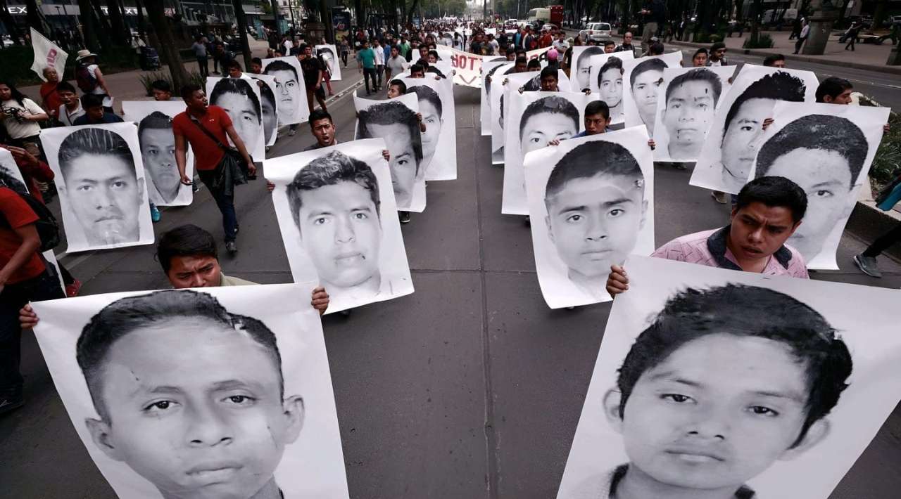 SCJN ordena a la FGR publicar carpeta del caso Ayotzinapa