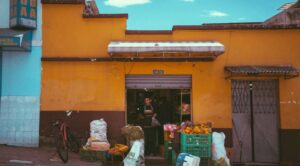 Alza de precios al consumidor en 4.42% anual en mayo: Inegi