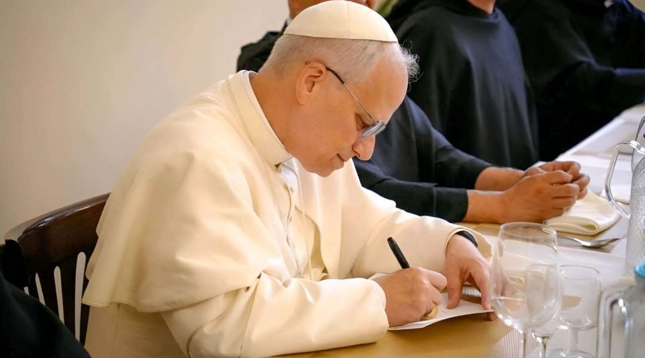 El papa León XIV habla vía telefónica con Putin sobre conflicto en Ucrania