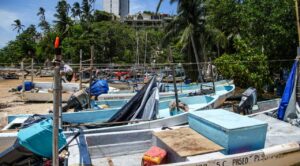 Huracán ‘Erick’ se degrada a categoría 1 tras impactar Oaxaca; persisten lluvias y fuertes vientos