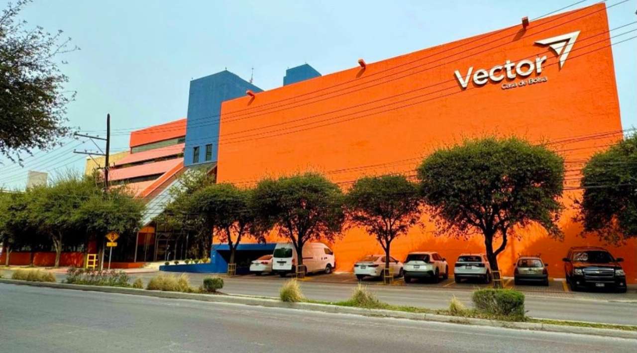 Niega Vector Casa de Bolsa vínculo con García Luna tras señalamientos de EEUU