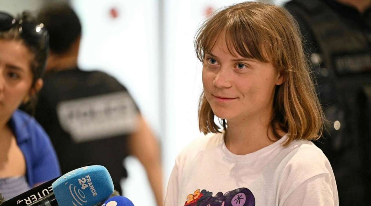 Greta Thunberg llega a París tras su expulsión por las autoridades israelíes
