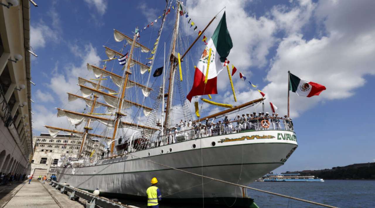 Evalúan daños del Buque Escuela Cuauhtémoc