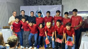 Centro Formativo Paredes Soccer presenta su uniforme oficial para la temporada 2025-2026