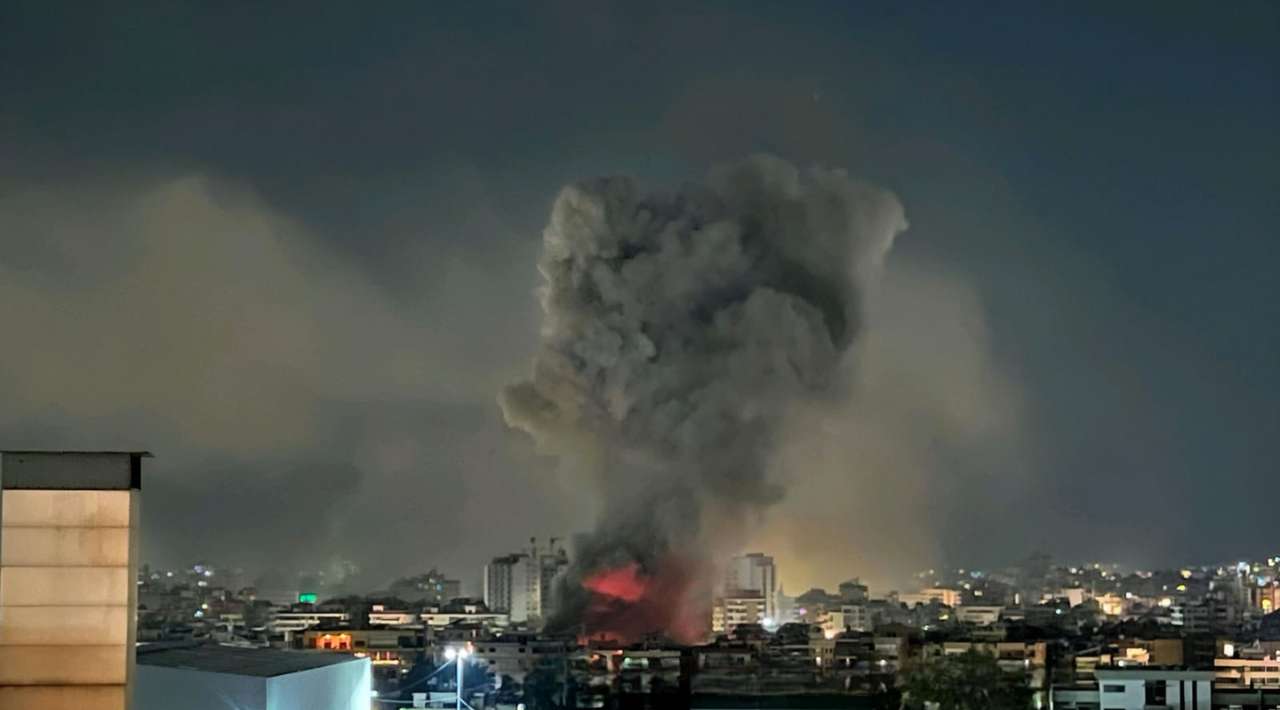 Israel ataca suburbios de Beirut tras emitir órdenes de evacuación