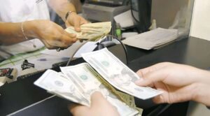 Senado de EEUU mantiene impuesto de 3.5% a remesas; excluyen pagos con tarjeta