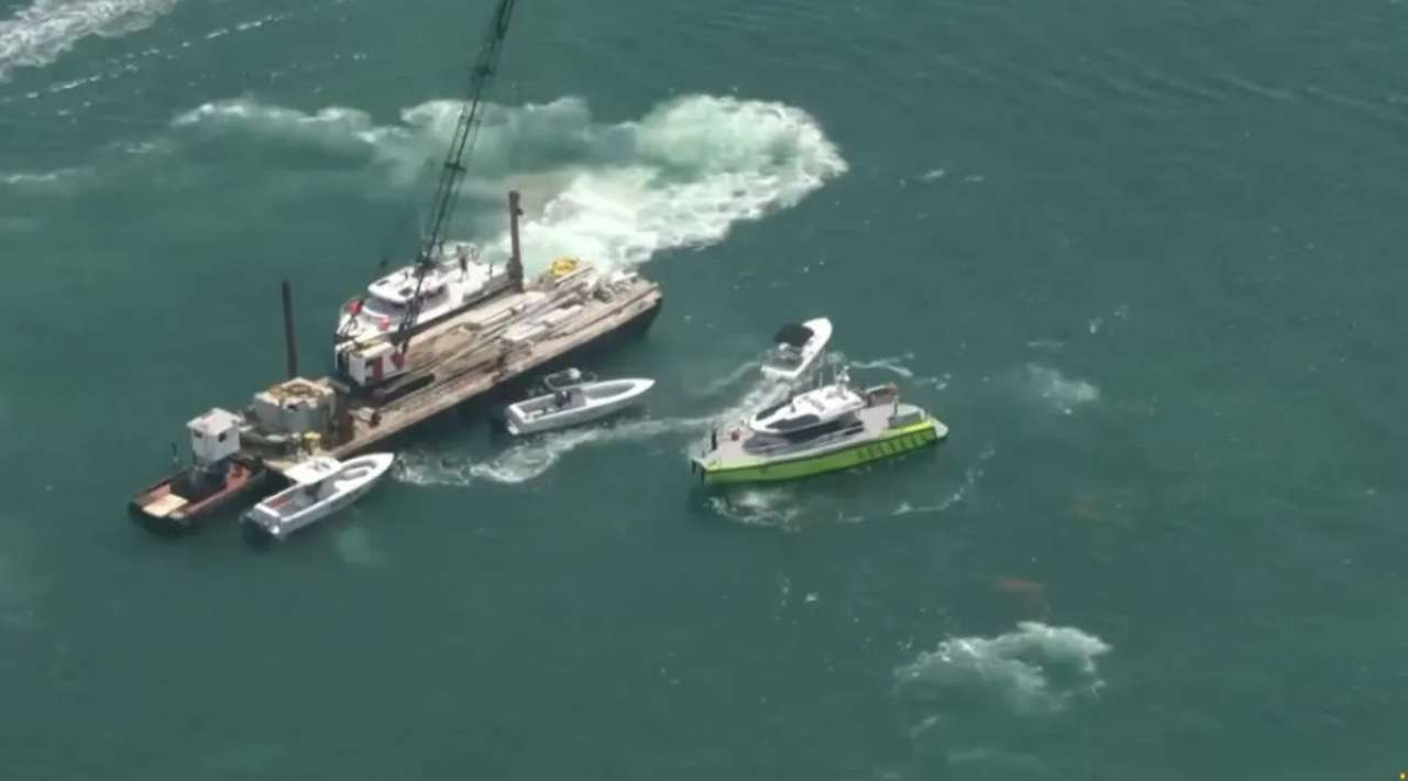 Tragedia en Miami: choque de velero y barcaza deja dos niños muertos