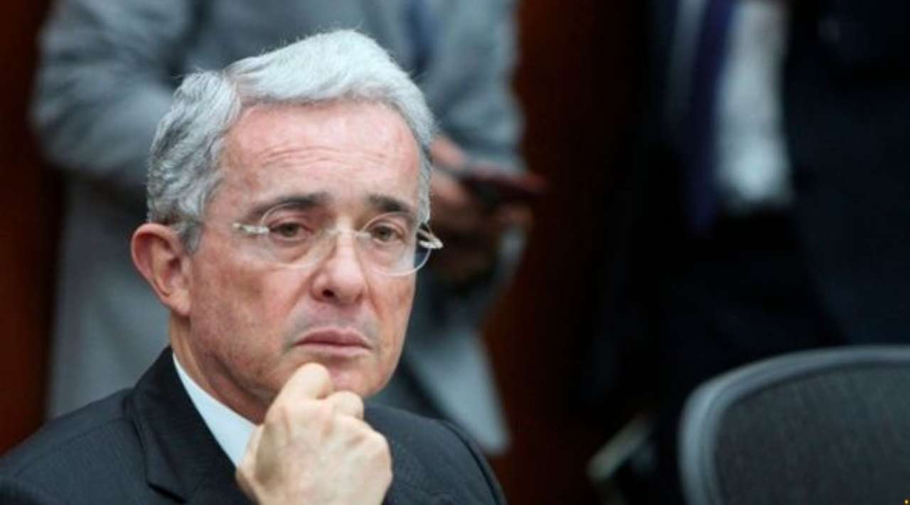 Declaran culpable al expresidente de Colombia Álvaro Uribe por soborno